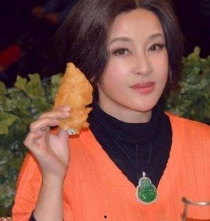 明星吃娱乐圈的瓜,明星大瓜连连爆，揭秘幕后真相